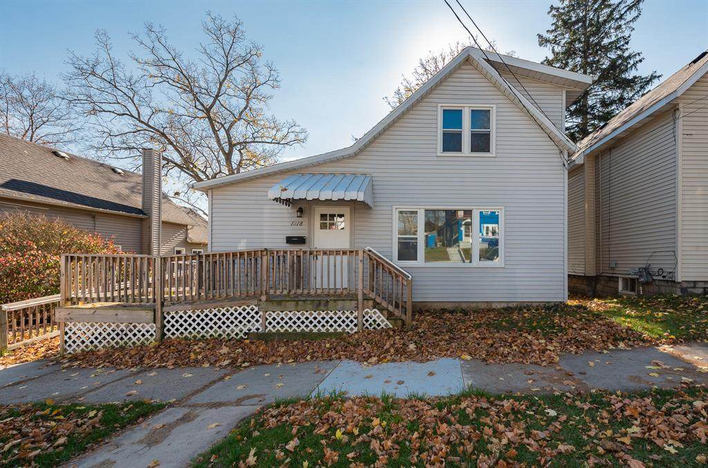 1218 Courtney Street - Photo 1