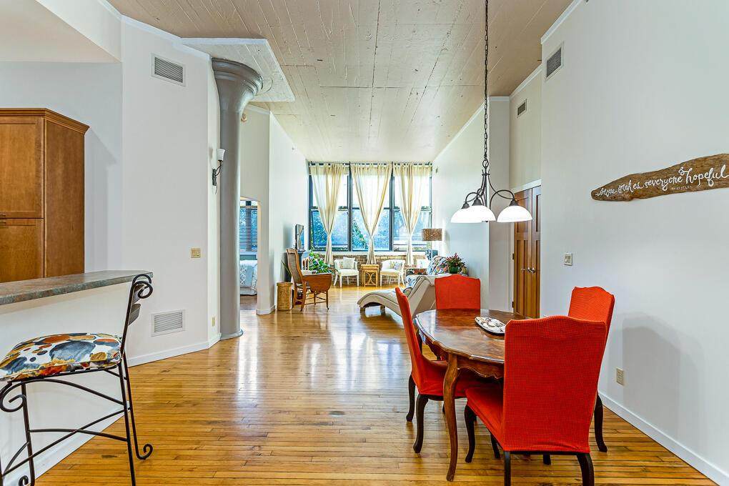 109 W. Washington Ave - Photo 1
