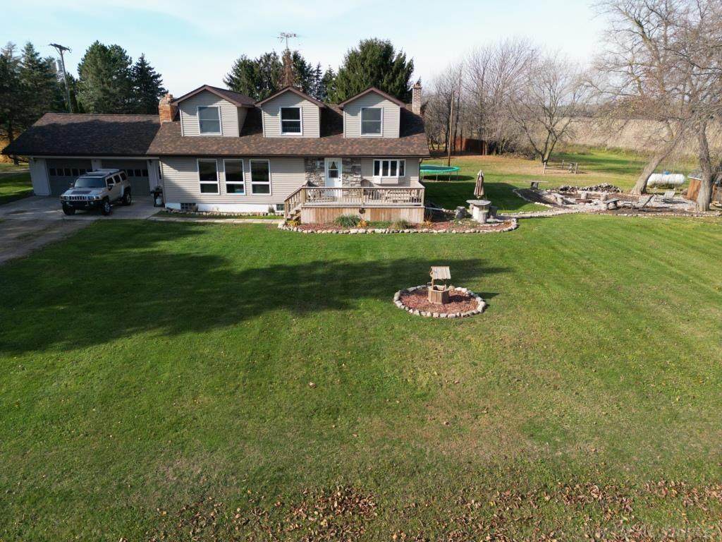 8874 Babcock - Photo 1