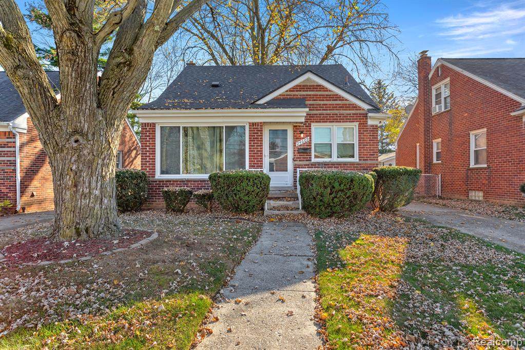24609 Elmira Street - Photo 1
