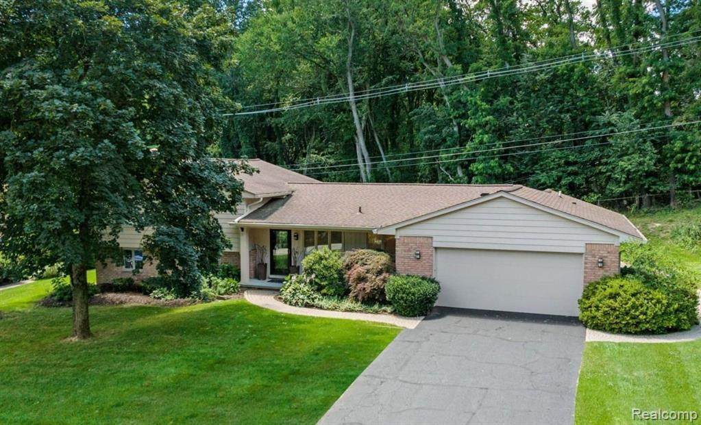 6866 Spruce Drive - Photo 1