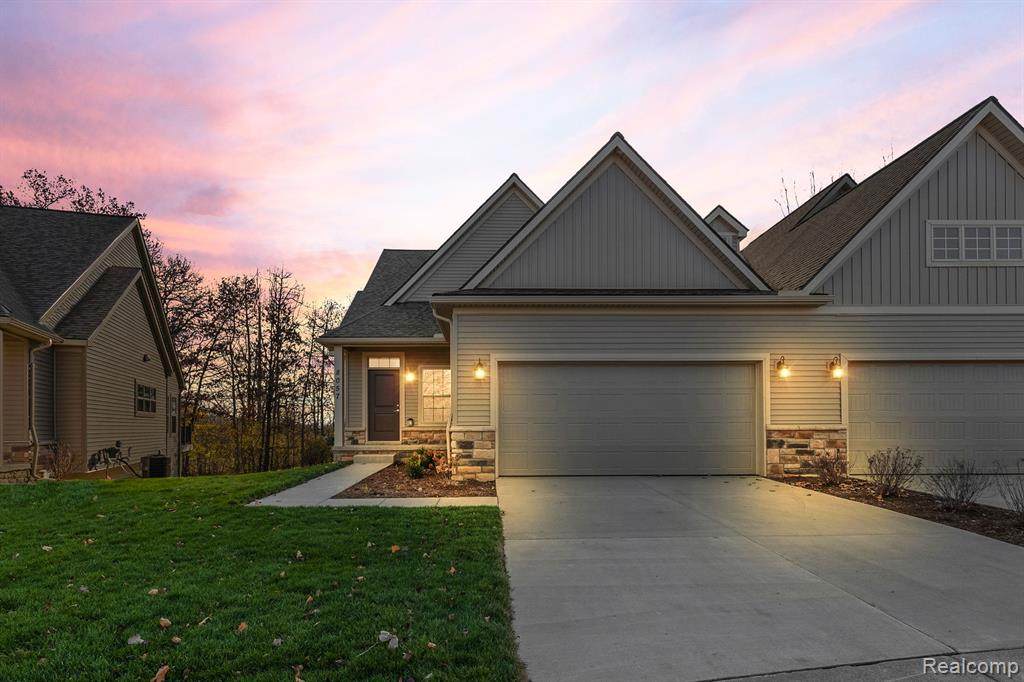 8057 Bridgestone Boulevard - Photo 1