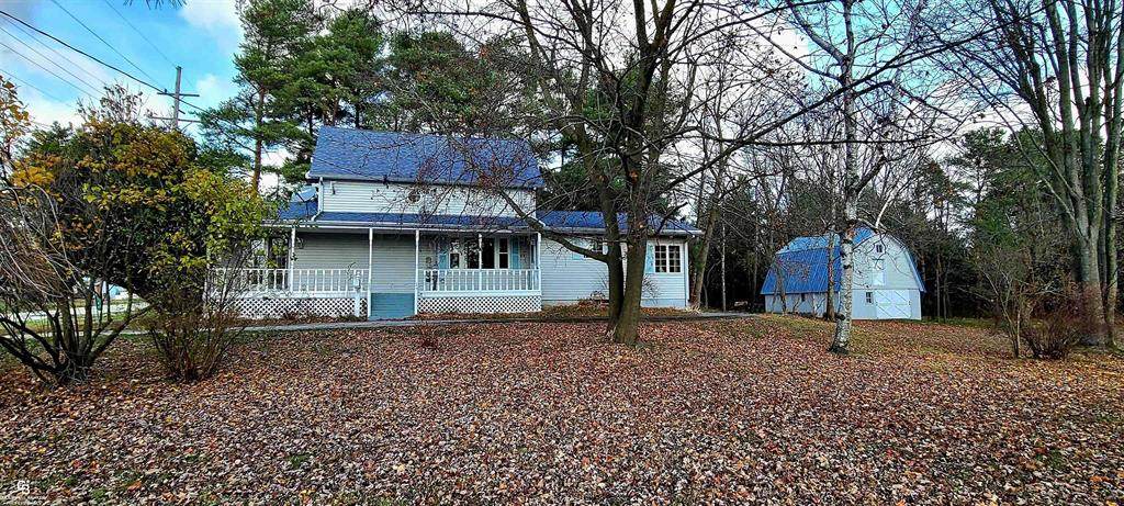 206 Clarence St - Photo 1