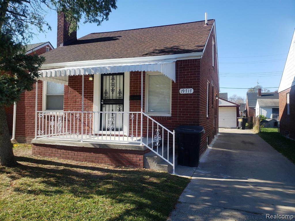 19717 Syracuse Street - Photo 1