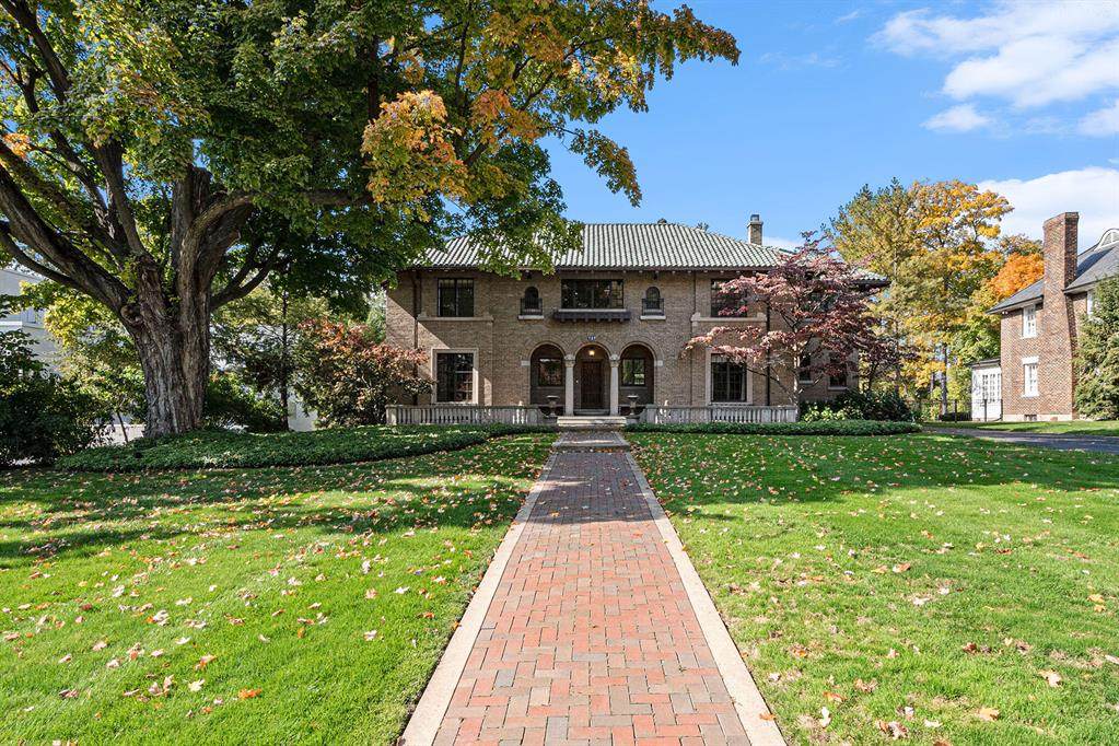 727 Plymouth Avenue - Photo 1