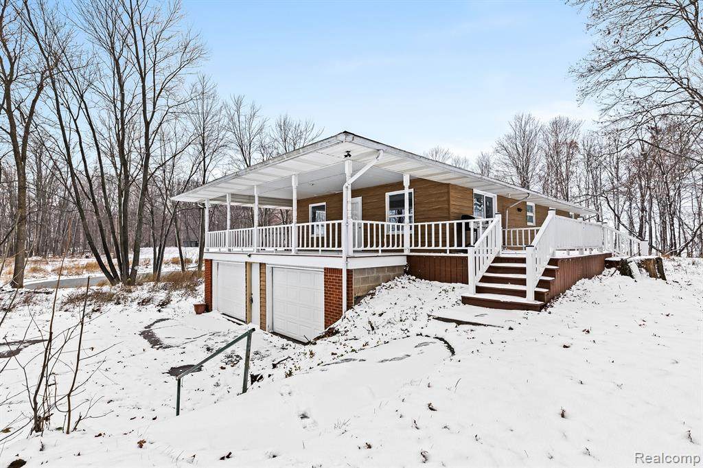 4025 Howell Road - Photo 1