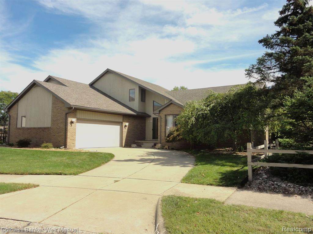 18131 Parkridge Drive - Photo 1