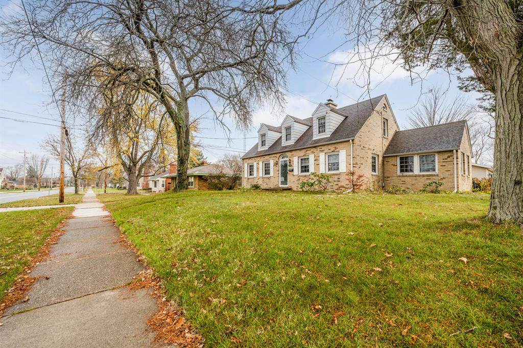 1905 Langley Avenue - Photo 1