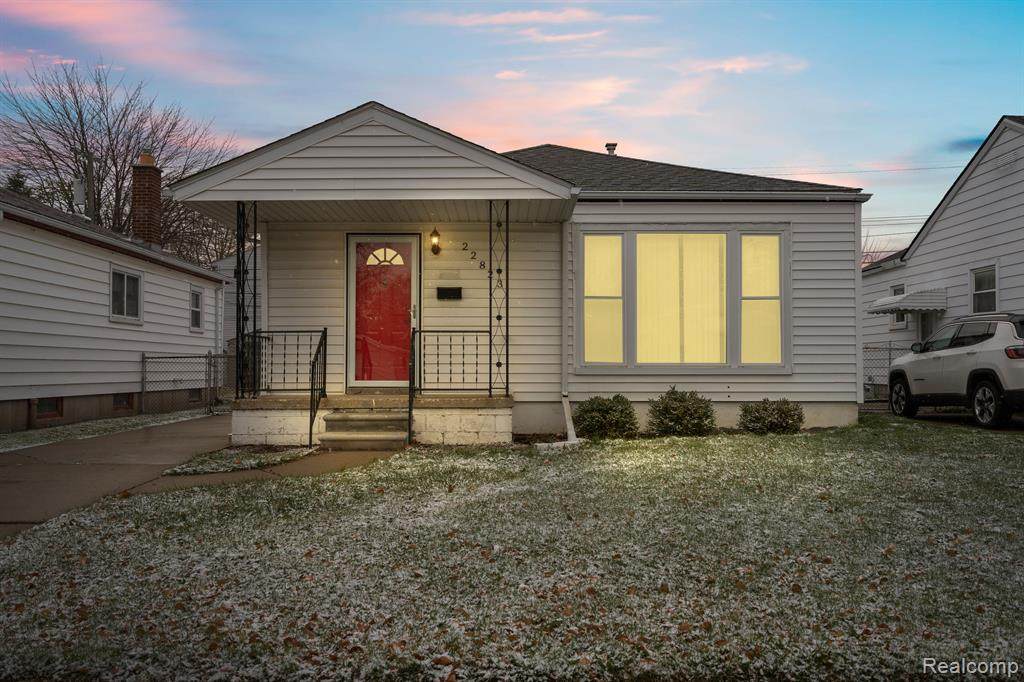 22823 Tuscany Avenue - Photo 1