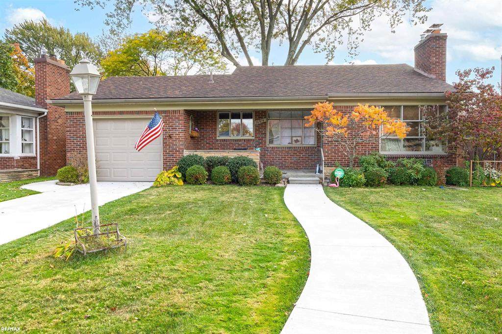 20914 Parkcrest Dr - Photo 1