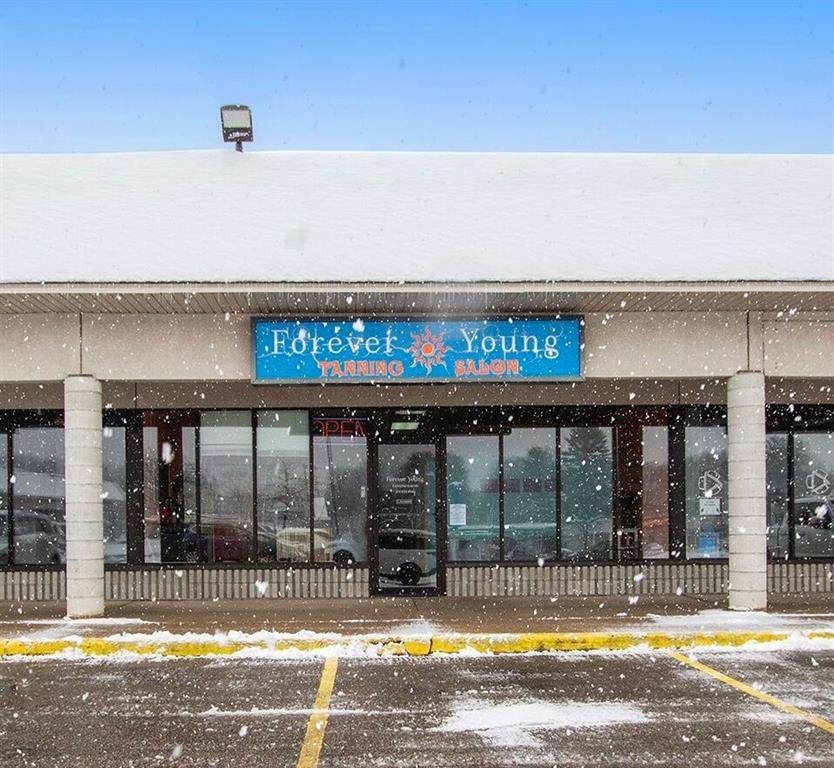 1033 Main Street - Photo 1