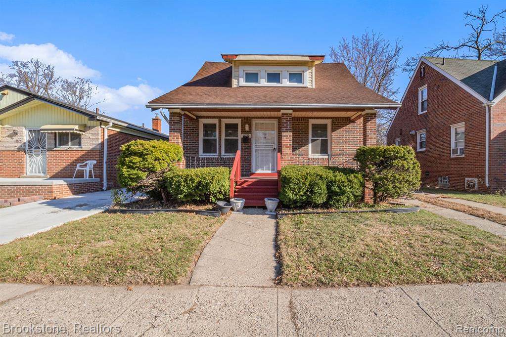 21036 Westview Avenue - Photo 1