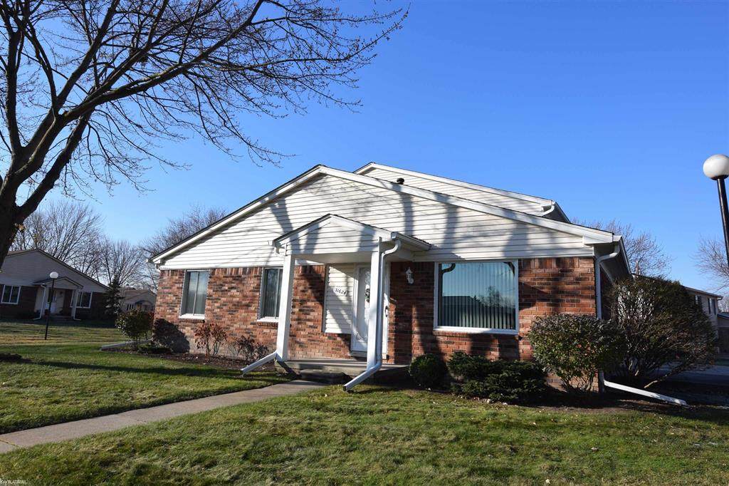 31624 Breezeway Dr. - Photo 1