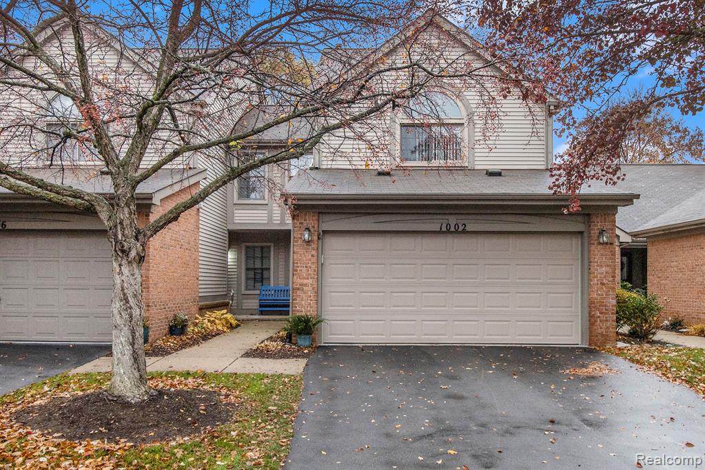 1002 Hickory Drive - Photo 1