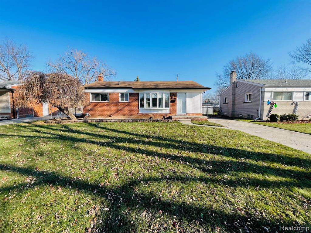 25628 Marilyn Avenue - Photo 1