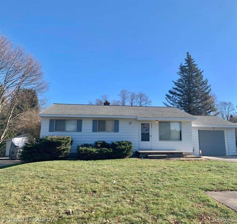 1592 Joslyn Avenue - Photo 1