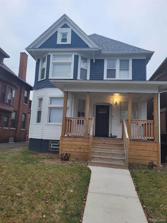 979 Grand Boulevard - Photo 1