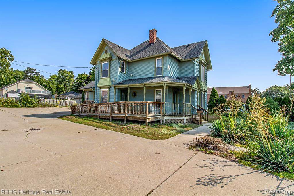 516 Grand River Avenue - Photo 1