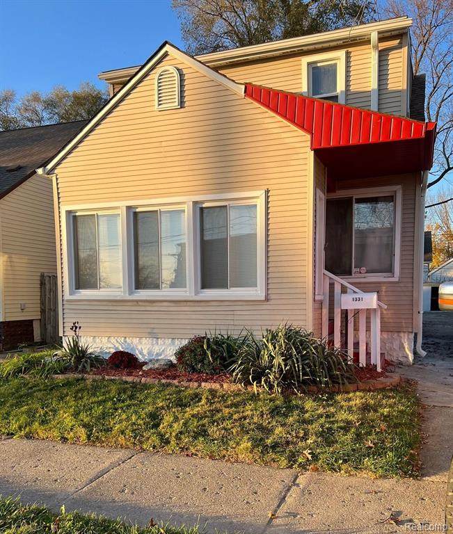 1331 Bennett Avenue - Photo 1