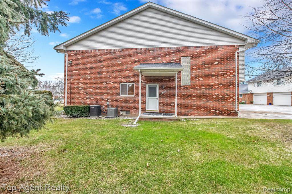 42059 Toddmark Lane - Photo 1