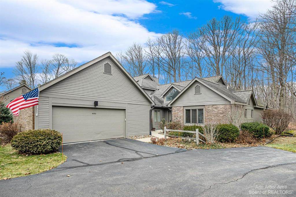4590 Cottonwood Drive - Photo 1