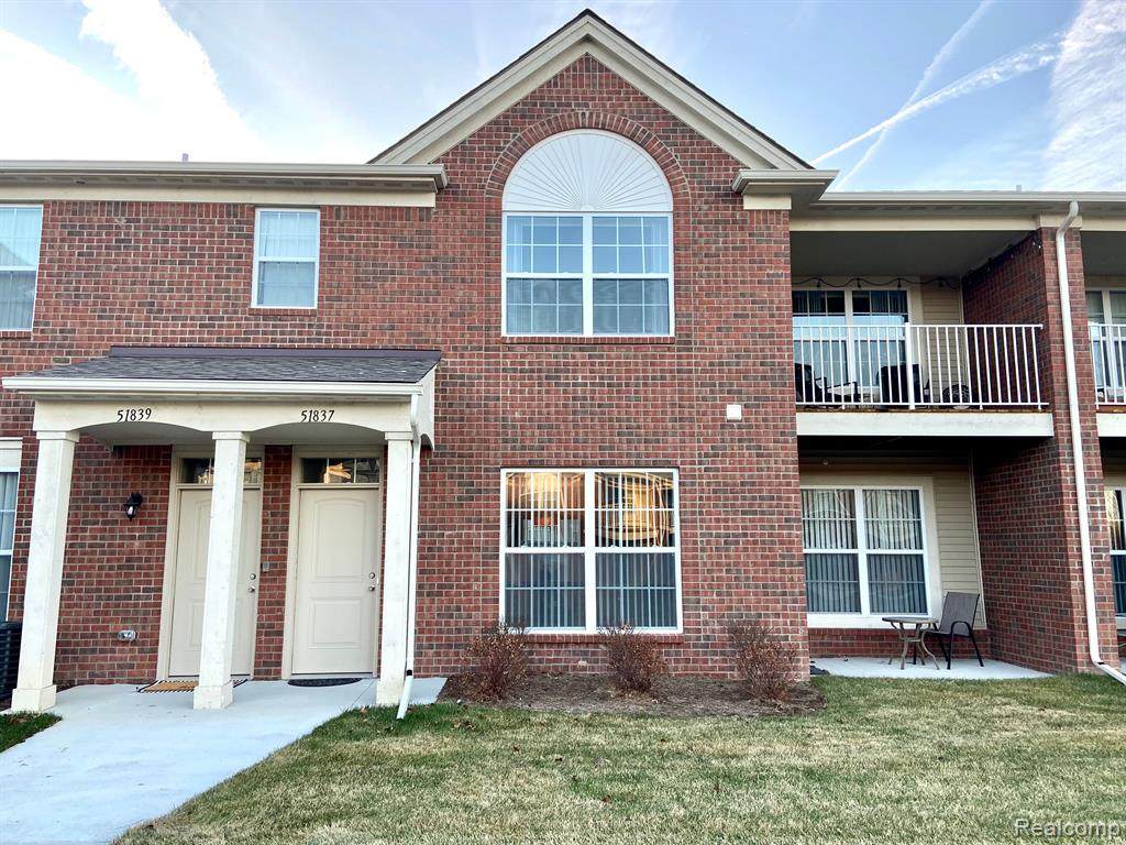 51837 East Pointe Lane - Photo 1