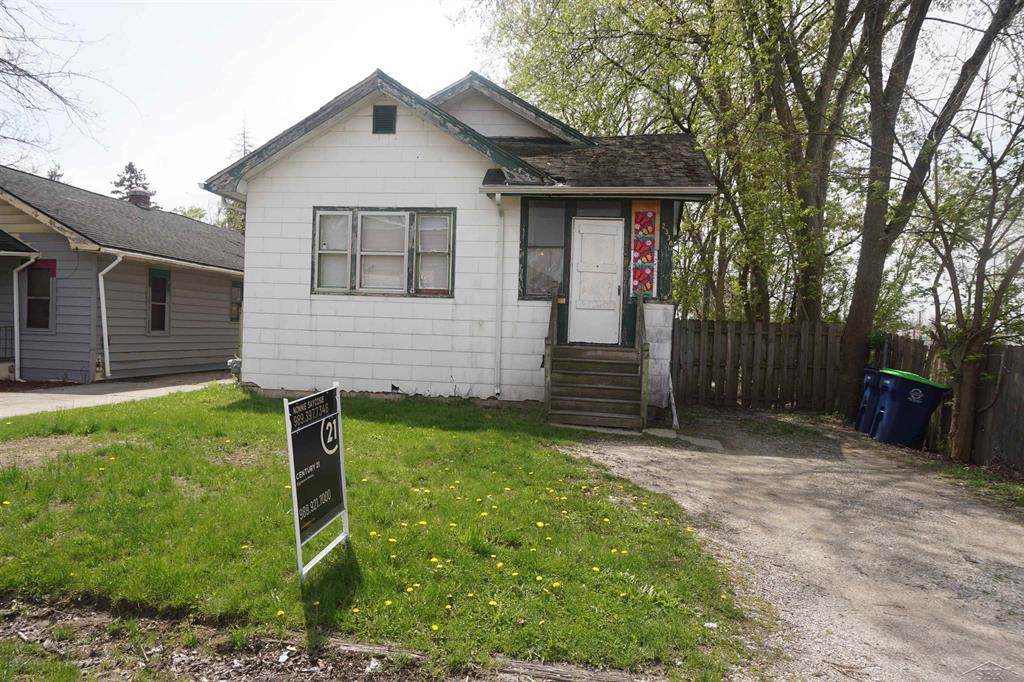 2338 Baldwin - Photo 1