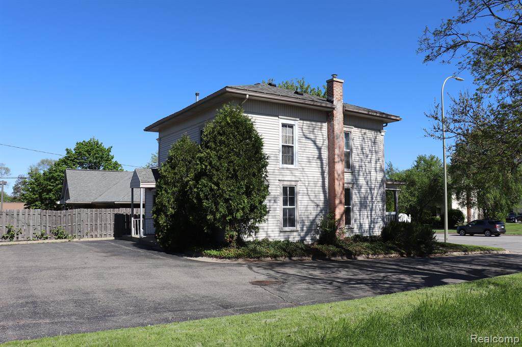 710 Grand River Avenue - Photo 1