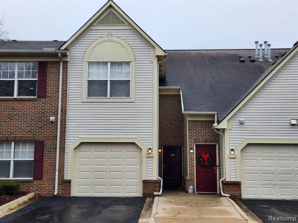 9571 Lakeside Drive - Photo 1
