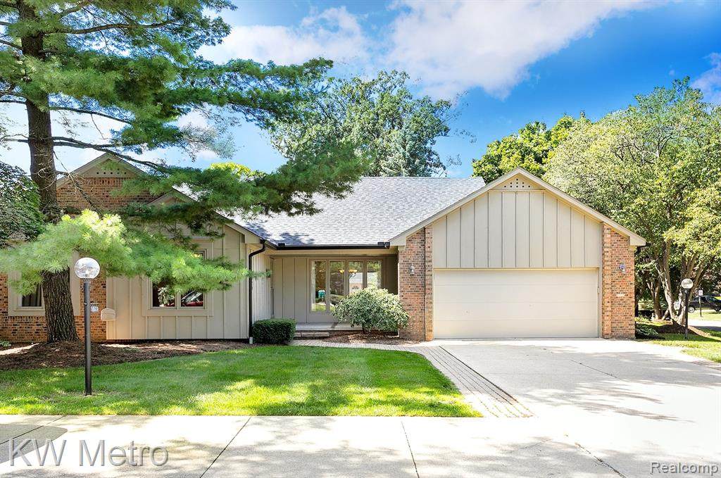 1029 Stratford Place - Photo 1