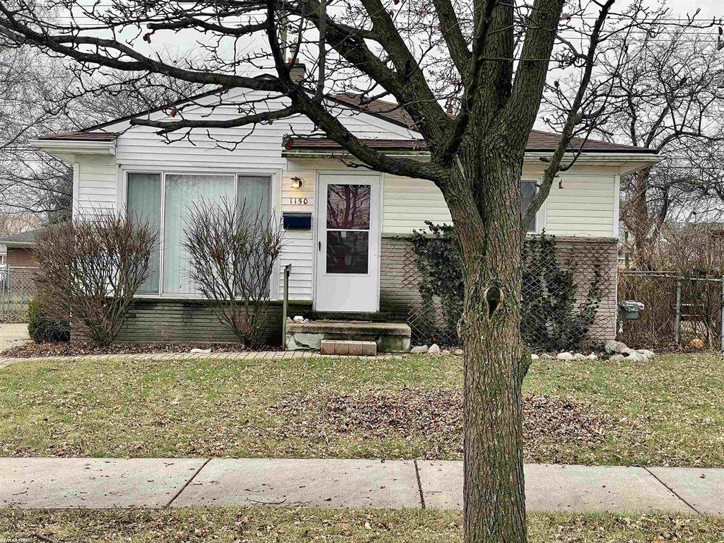 1150 Harwood - Photo 1