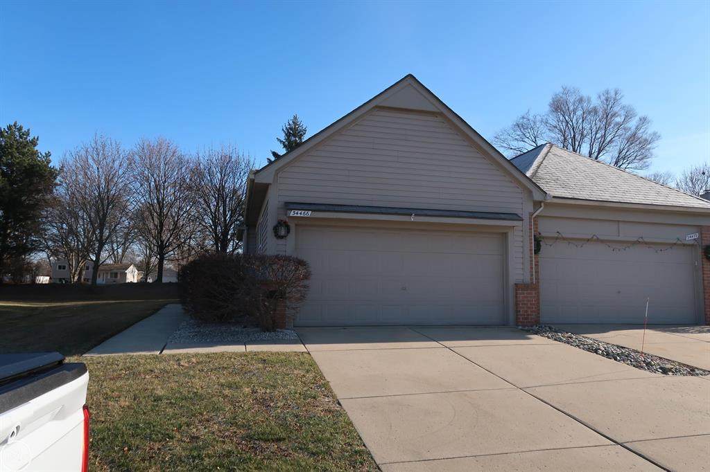34466 Manor Run Circle - Photo 1