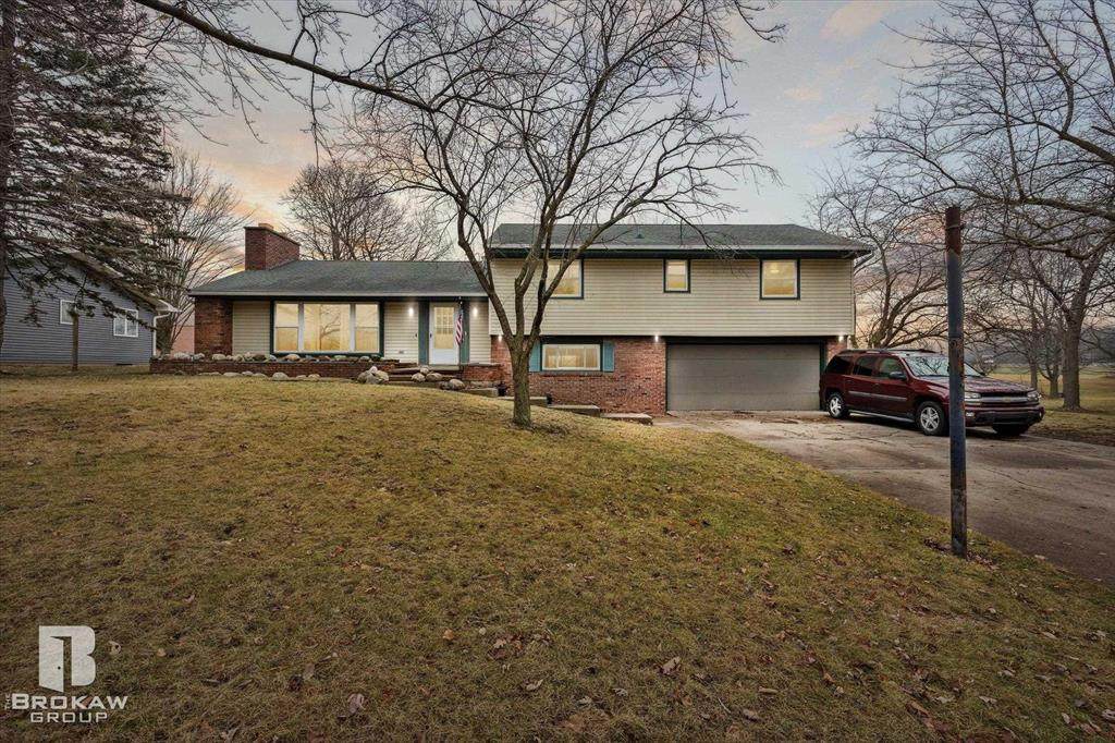 1635 Parkway Dr - Photo 1