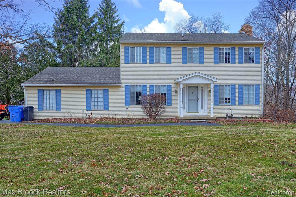 2490 N Lake Angelus Road W - Photo 1