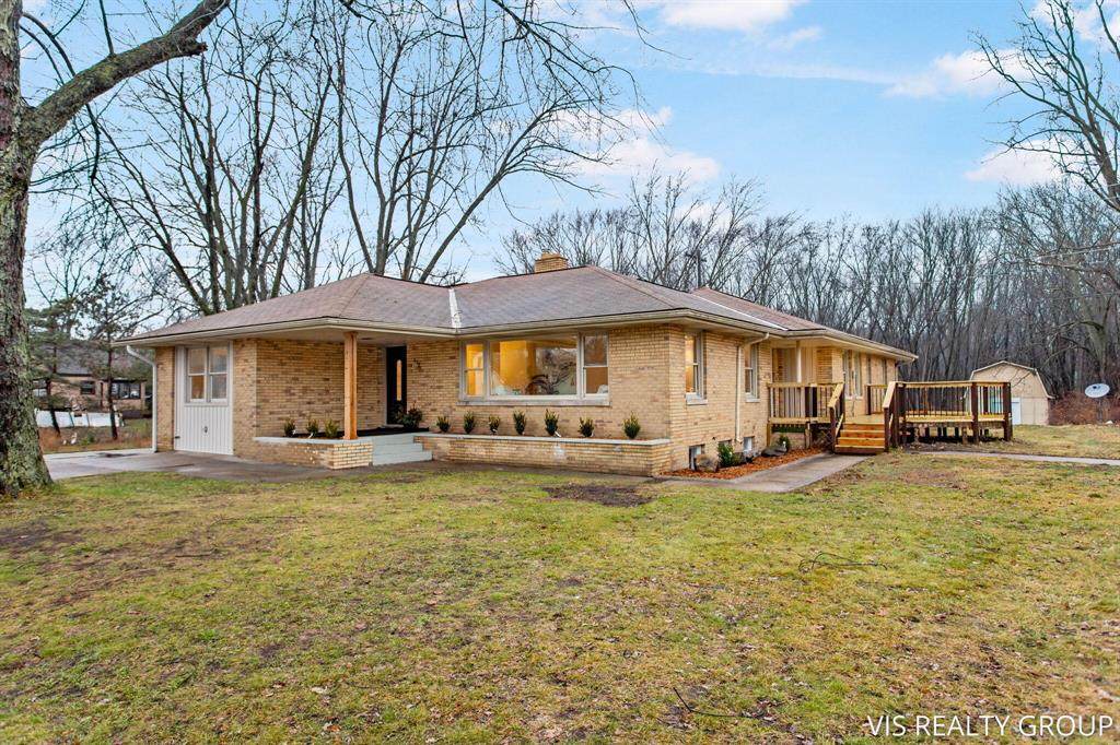 412 5th Street - Photo 1