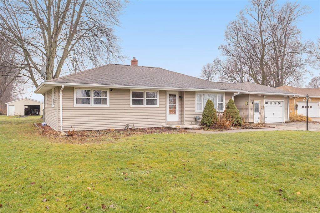 13833 15 Mile Road - Photo 1