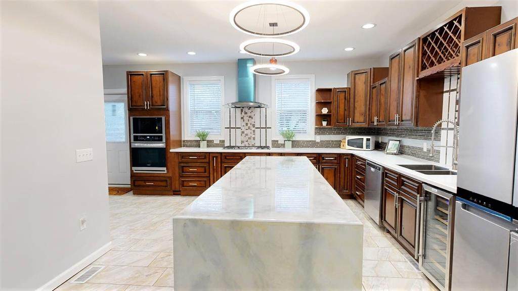 627 Hopkins Avenue - Photo 1