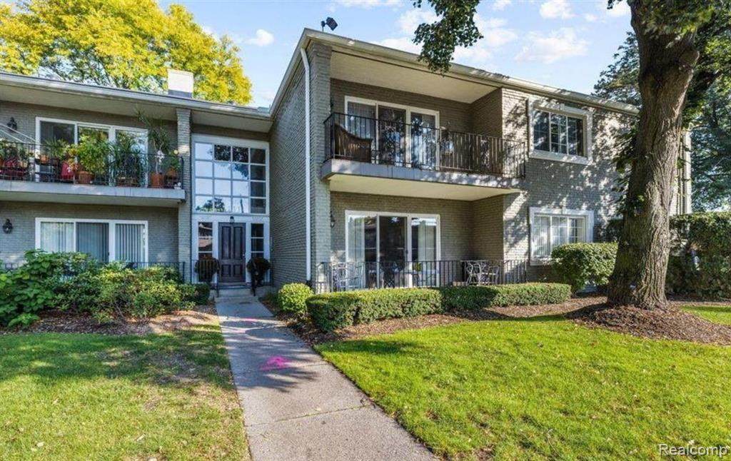 1111 Old Woodward Avenue - Photo 1