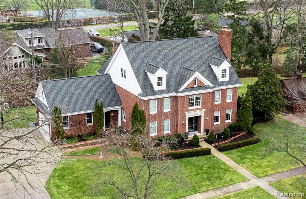 18870 Riverside Drive - Photo 1