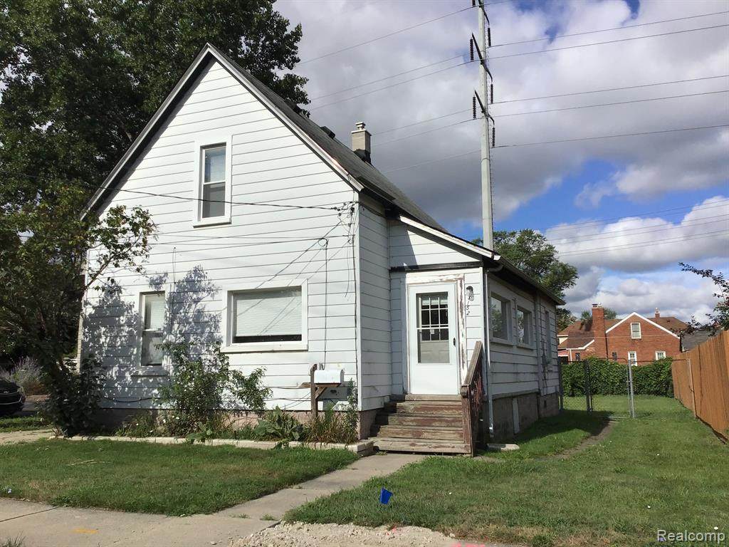 3152 9TH Street - Photo 1