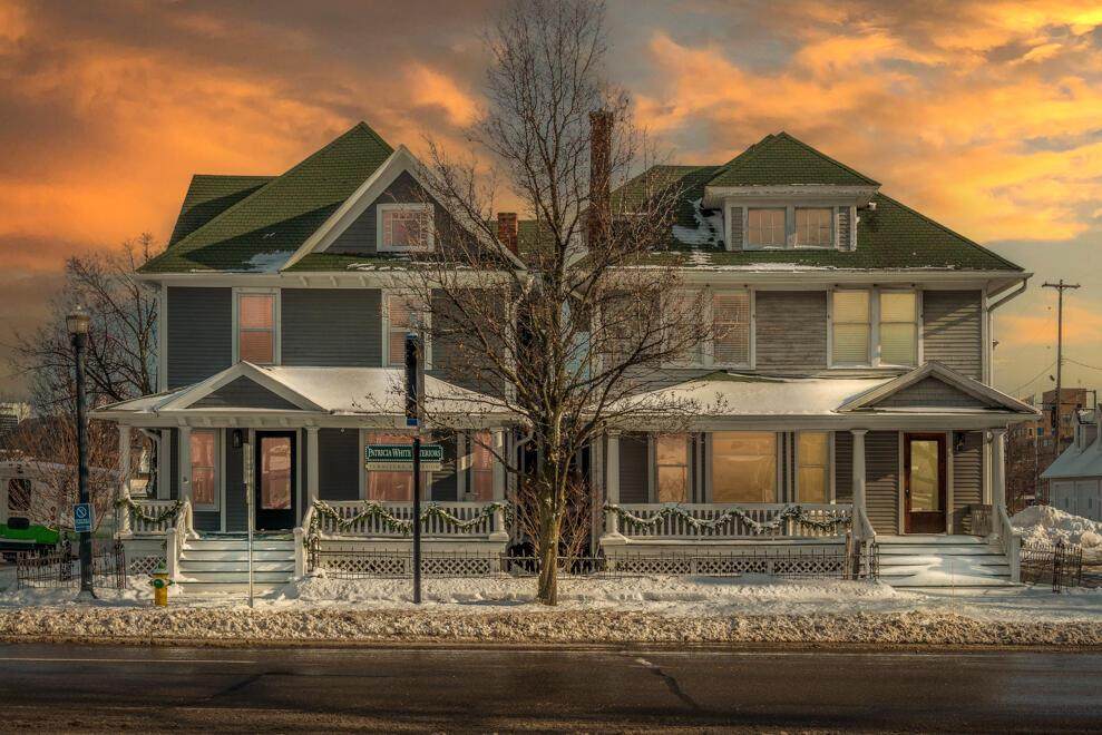 203 Westnedge Avenue - Photo 1