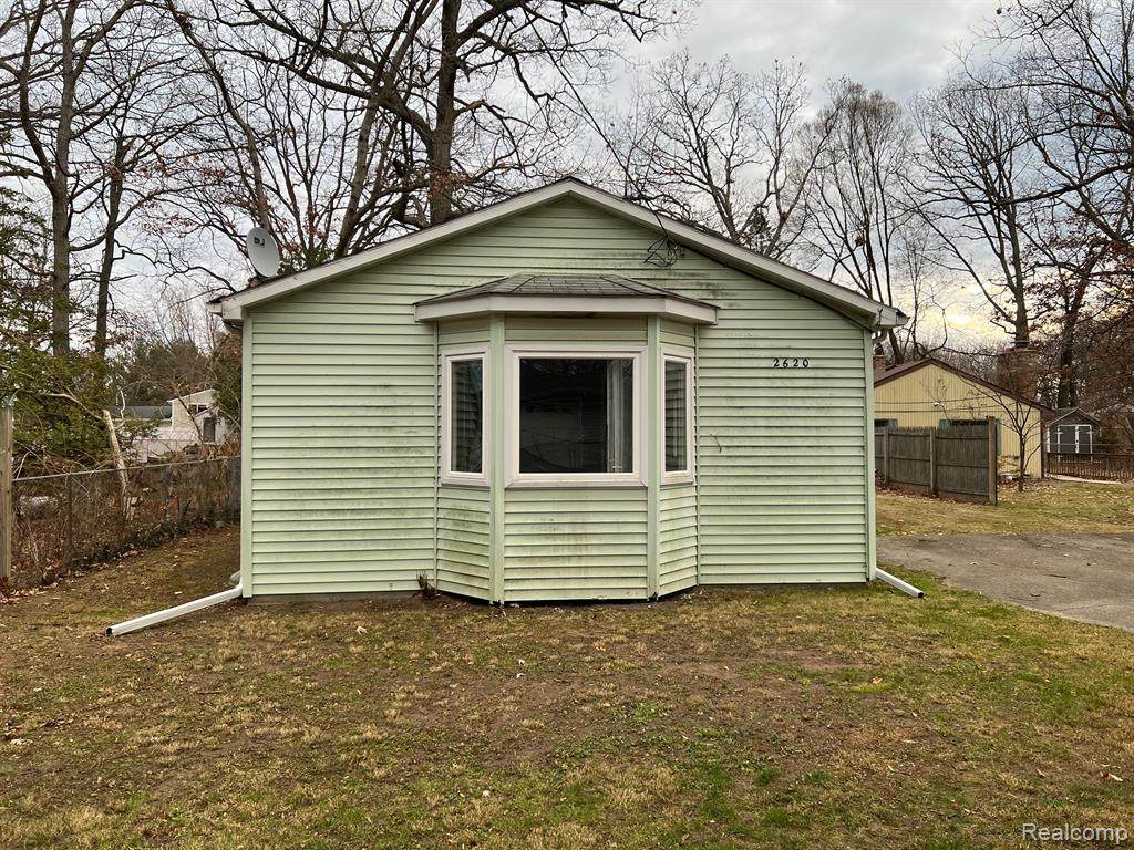 2620 Maplecrest Drive - Photo 1