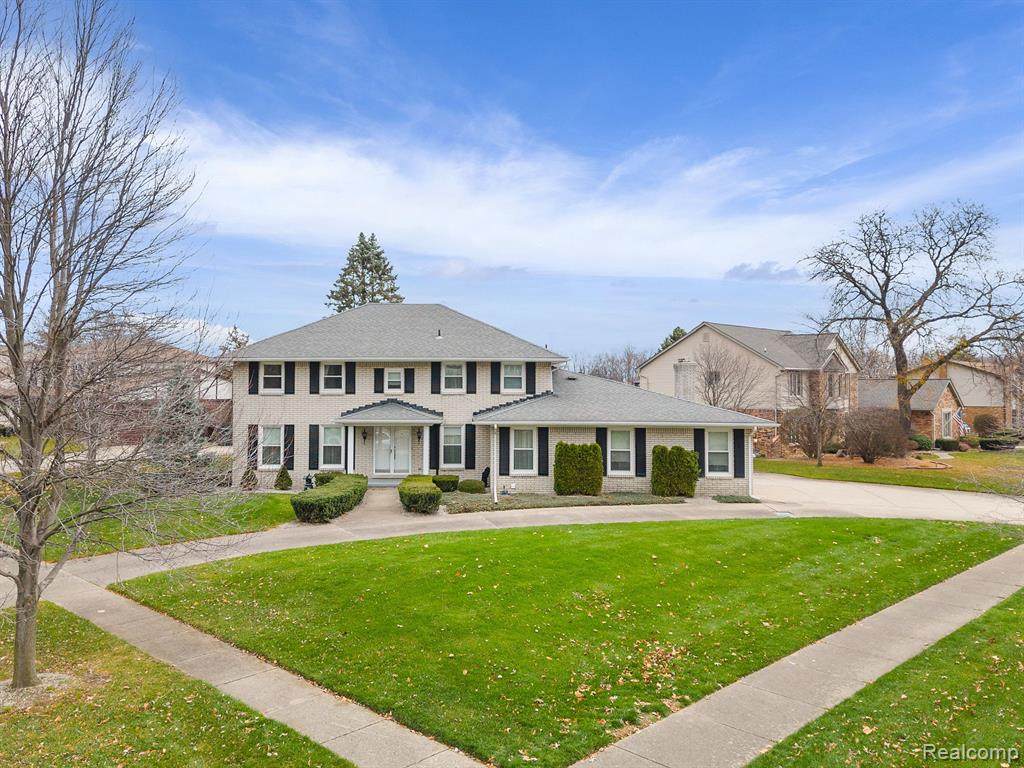 12211 Hiawatha Drive - Photo 1