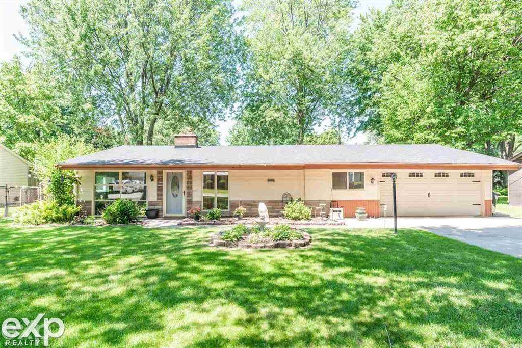 23307 Urban St - Photo 1