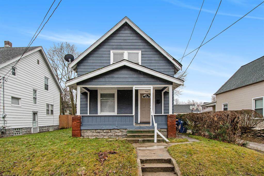 946 Oakdale Street - Photo 1