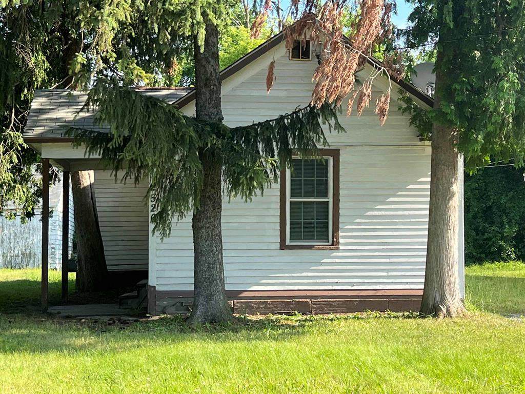 2526 White - Photo 1