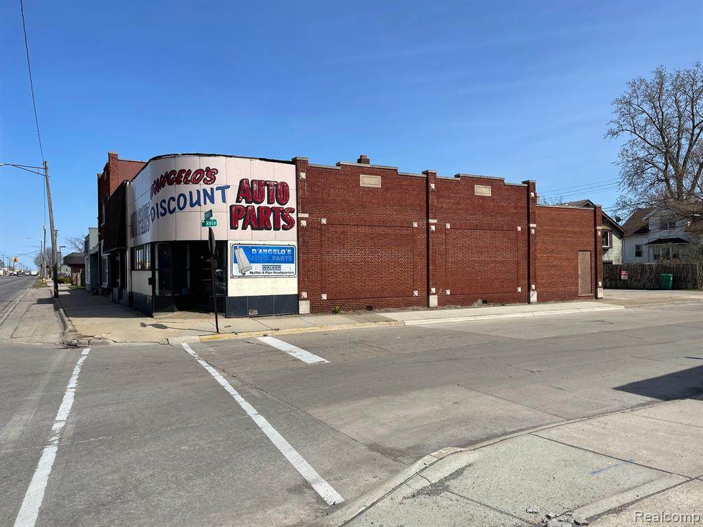 16900 9 MILE Road - Photo 1