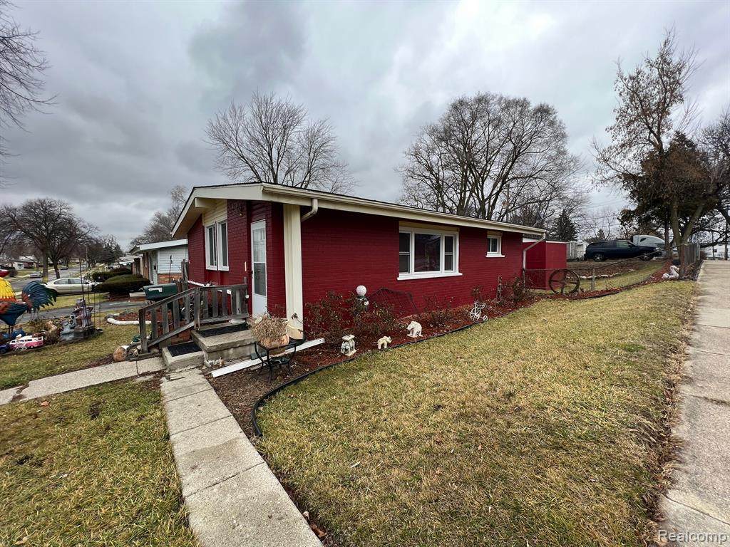 416 Moore Street - Photo 1