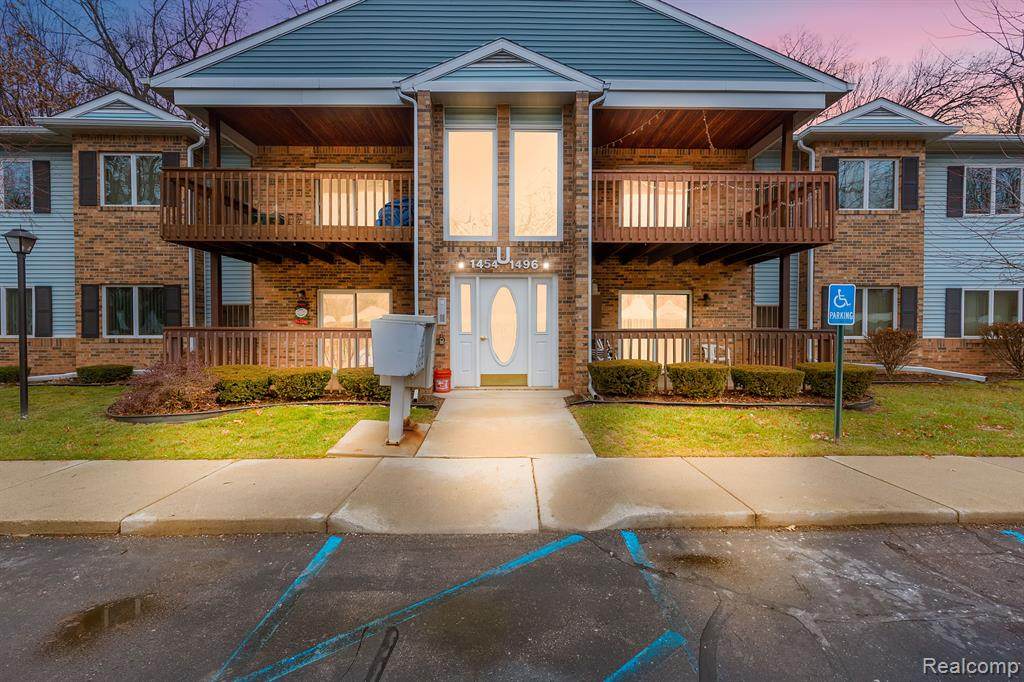 1484 Shoemaker Drive - Photo 1