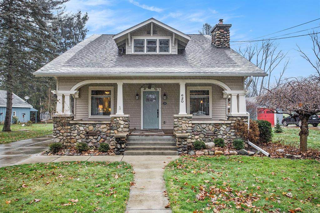 620 Kalamazoo Avenue - Photo 1